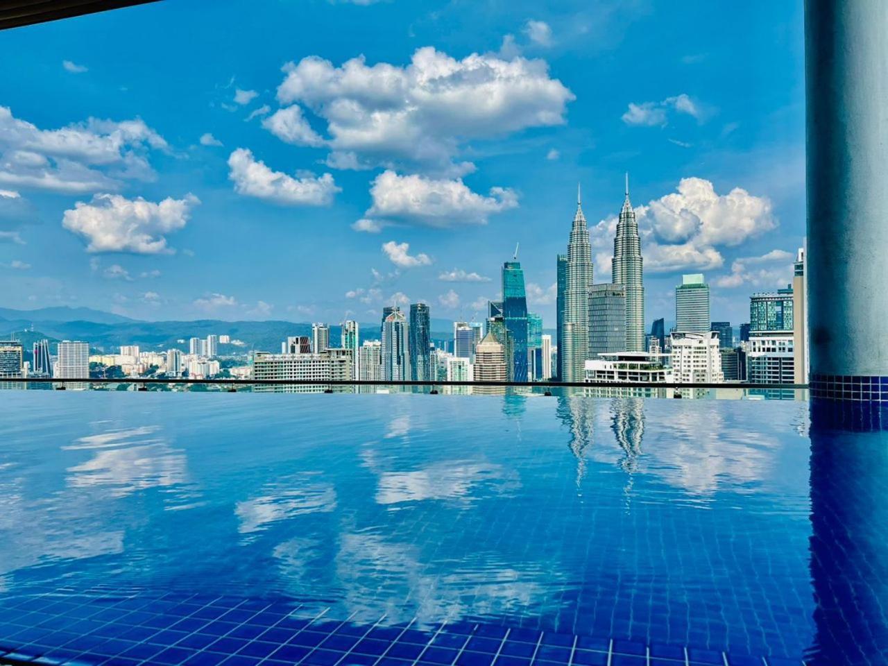 The Luxe Suites Klcc By Cozy Stay 쿠알라룸푸르 외부 사진