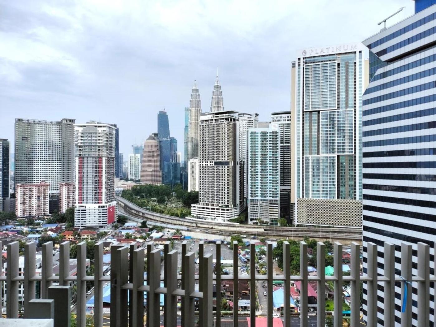 The Luxe Suites Klcc By Cozy Stay 쿠알라룸푸르 외부 사진